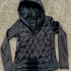 Northface size M lack puffy hoodie pullover! Beautiful warm and cozy!